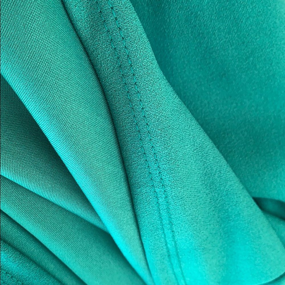 ❌DONATED❌Green V-neck Overlap Button Front Sheath Plus Size Dress - Picture 8 of 10